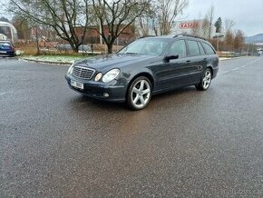 Mercedes E320i W211combi 7mist e320 V6 4x4, 4-matic, STK