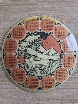 Kalendář 1982 ze skla Alfons Mucha