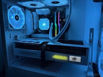 GIGABYTE AORUS GeForce RTX 5080 MASTER ICE 16G
