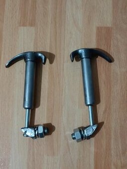 Držák kapoty Zetor 15