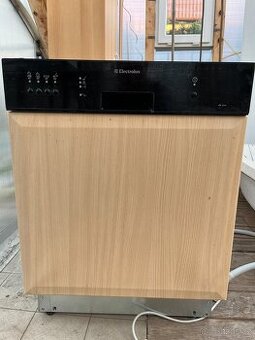 Myčka Electrolux ESI 6220 - 1