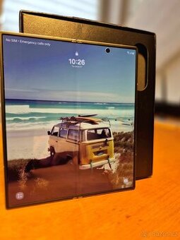 Samsung Galaxy Z Fold 6 Silver Shadow 256GB – jako nový