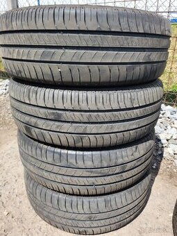 205 60 16" 96H...Michelin