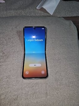 Samsung Z Flip 5 512 GB, 1 rok záruka +Samsung Watch 4.
