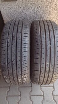 Letní pneu 215/55 R17 Hankook 8mm