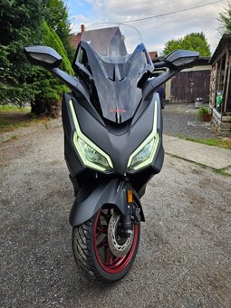 Honda Forza 125 R - Special Edition 2023 vč. bundy a přisl.