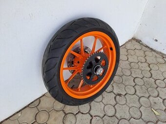 KTM 390 kolo