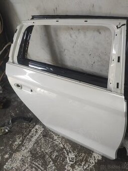 pravé zadní dvěře škoda octavia 4, bílá barva
