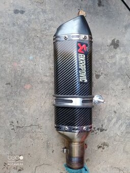 prodám výfuk akrapovič - 1