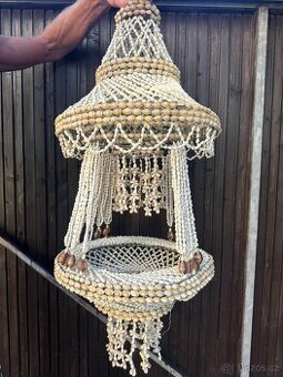 Prodám ručně vyráběný lustr z mušlí ve stylu Boho