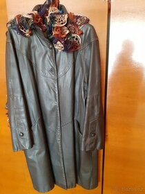Dámský kožený kabát.