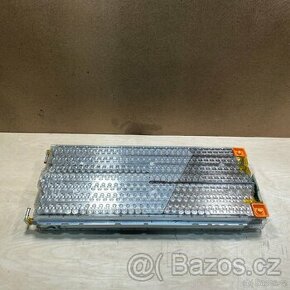 blok článků Tesla Model S pro úložiště FV