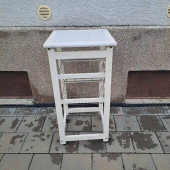 Stůl na kolečkách