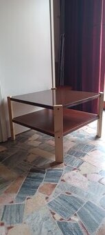 Konferenční stolek starší