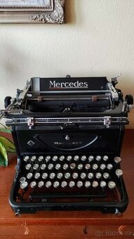 Starý psací stroj