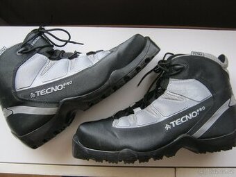 Boty na běžky TECNO Pro vel.42 (8), stélka 26,0cm