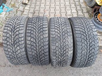 Zimní pneu 235/45/18