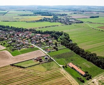 Zemědělský areál 34311 m² Třebosice u Pardubic