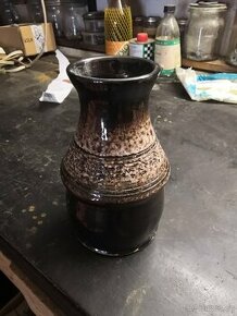 KERAMICKÁ VÁZA (výška 22 cm)