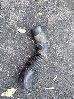 Bmw e61 525d trubka nasávání vzduchu