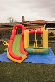 Pronájem skákacích hradů