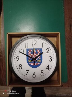 Hodiny 20 cm se znakem Moravy (erb moravská orlice.)