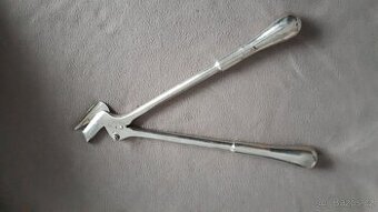 Prodám lékařské nástroje ze sbírky