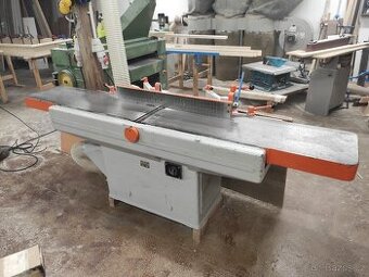 Srovnávací frézka / srovnávačka