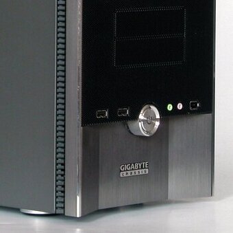 Gigabyte Isolo 210 ATX Case skříň bedna Nová