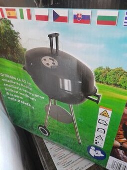 Gril na dřevěné uhlí