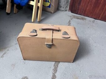 Retro šicí stroj Lada v kufříku