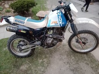 Suzuki DR 600