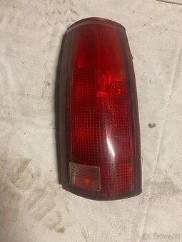 Zadní světlo Chevrolet Suburban Yukon