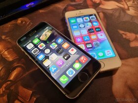 iPhone SE 64GB stav zánovní + iPhone 5S 16GB