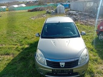 Dacia sandero 1.6 mpi Havarované sleva.