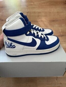 Nike Air Force 1 HIGH EMB 42,5
