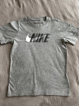 Tričko Nike vel.134