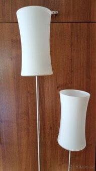 Stojací lampa s nočním vypínačem