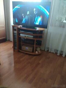 Televizní stolek - 1