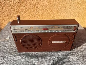 Tranzistorové rádio Rossija 303