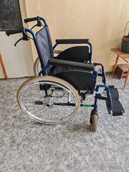 Mechanický invalidní vozík skládací