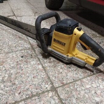 Pila na cihly DeWALT