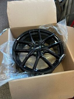 Dezent TV Black R18 5x112