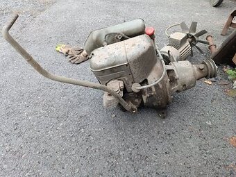 Vojenský motor
