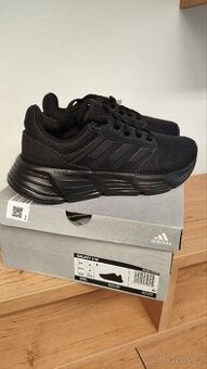 Dámské botasky Adidas 36 2/3