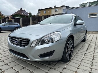 Volvo V60 D3 (pětiválec) Ocean Race, perfektní stav