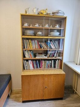 Dřevěná skříňka