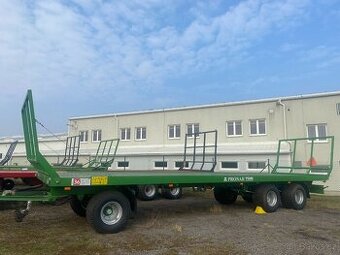 Traktorový přepravník balíků PRONAR T026 ihned k odběru