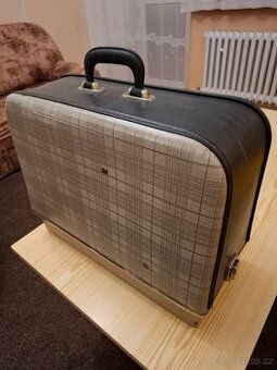 Šicí stroj Brothet