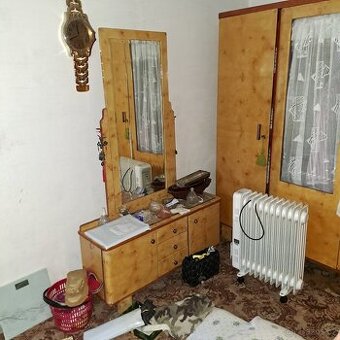 Daruji starožitný nábytek ložnice starodávný